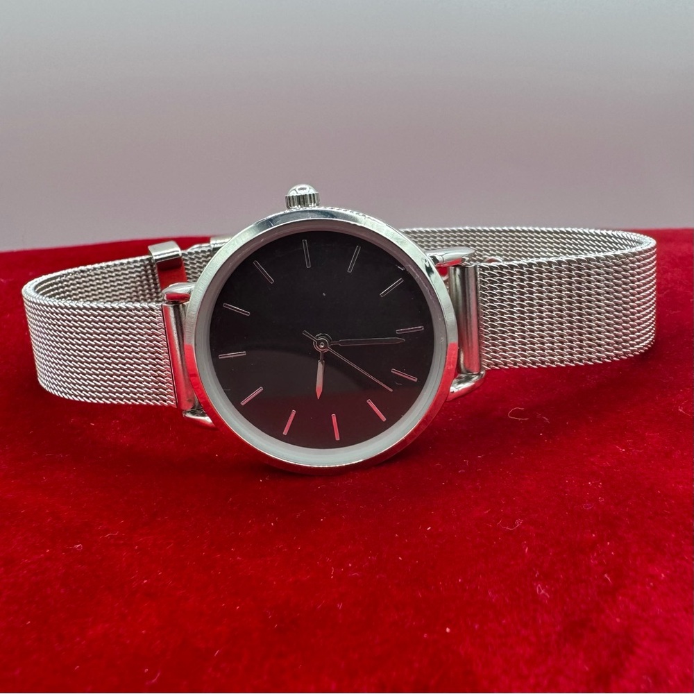 Vintage Minimalist Black Dial Watch Japan Quartz Stainless Steel Mesh Band